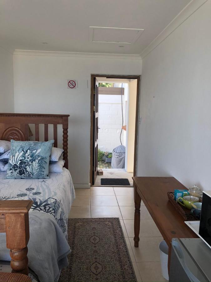 Ollava Guesthouse Simonʼs Town Esterno foto