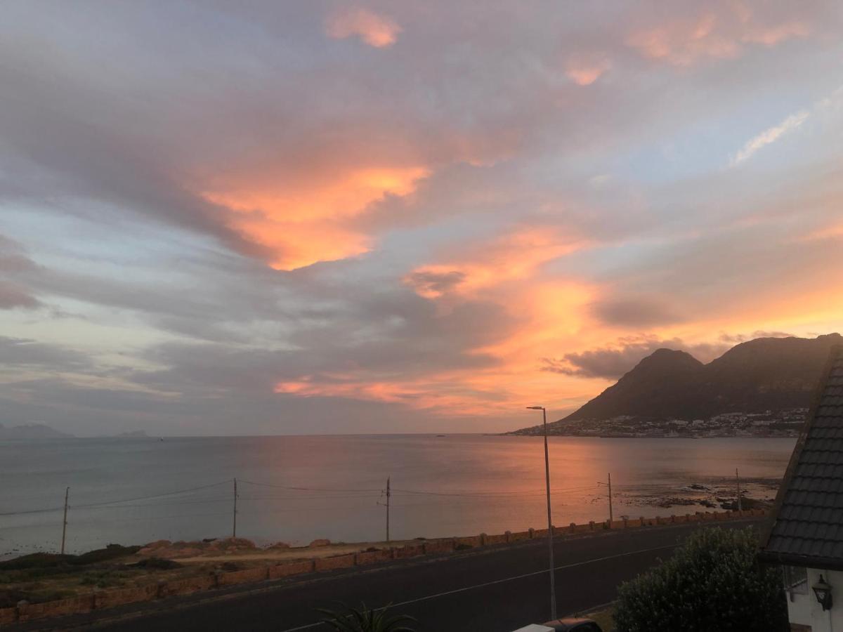Ollava Guesthouse Simonʼs Town Esterno foto