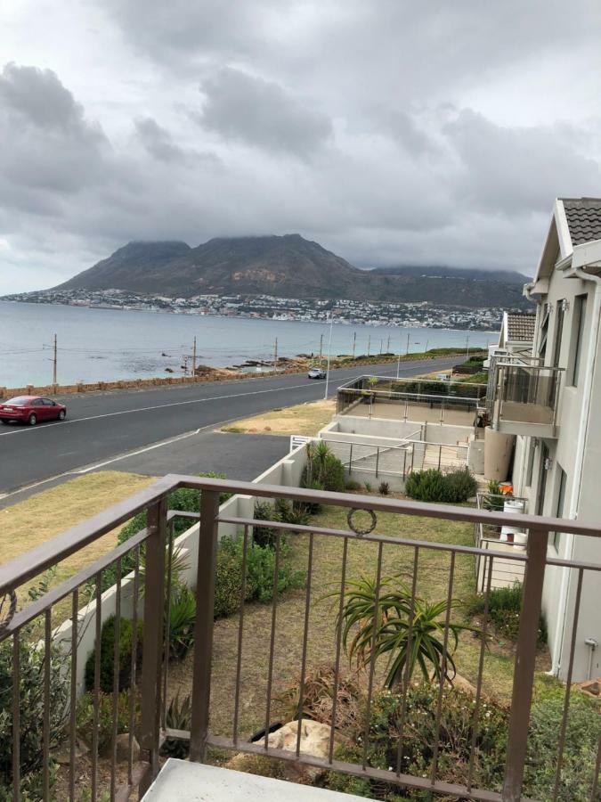 Ollava Guesthouse Simonʼs Town Esterno foto